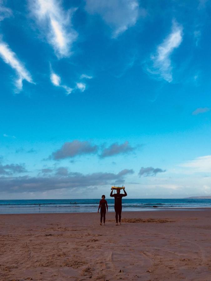 Bigboss Sharko - 400M From The Beach เปนิช ภายนอก รูปภาพ
